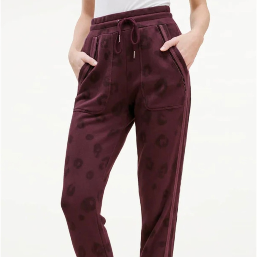 NWT👖 Splendid Corinna Jogger Black Cherry Leopard SZ-S